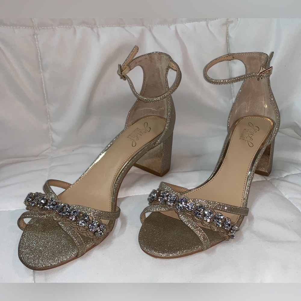Jewel Badgley Mischka 7W Strappy Giona Heels Sorority Formal Cotillion Prom